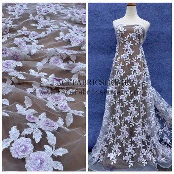 Нова мода лилаво разход на бял 3D перли, бродерия на цветя от мъниста на тюлевое сватбена рокля/сценичното рокля лейси плат 130 см в двора Изображение 2
