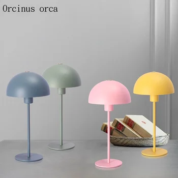 Скандинавска мода самоличността на бонбони настолна лампа, хол, дневна, кабинет, спалня за нощна лампа модерен минималистичен творчески iron настолна лампа