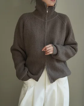 жена модерен нов топъл пуловер с цип