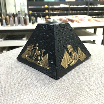 Основни украса кълбо с орнаменти на основата на пирамидата от смола показва индивидуалност и благороден темперамент Изображение 2